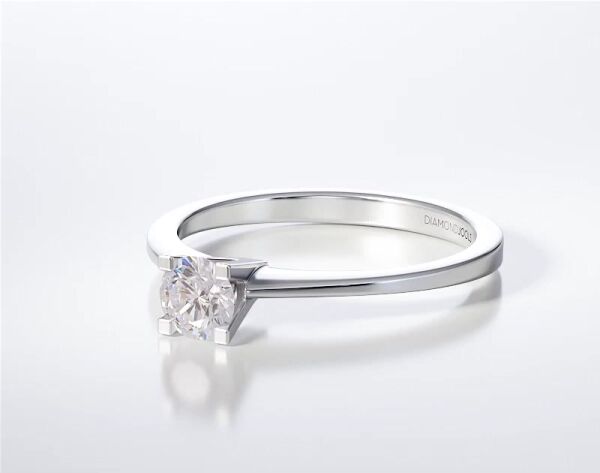 Engagement ring LR347